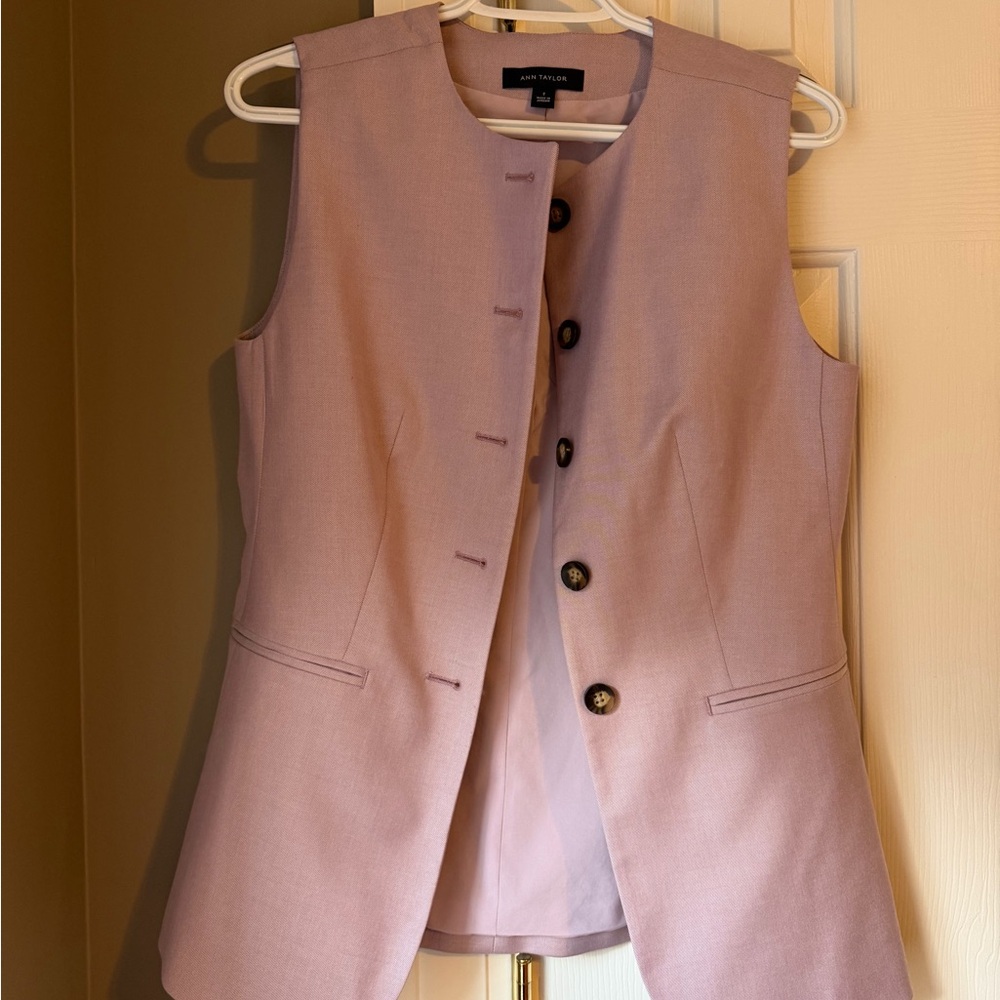 Ann Taylor Women's Light Pink Vest